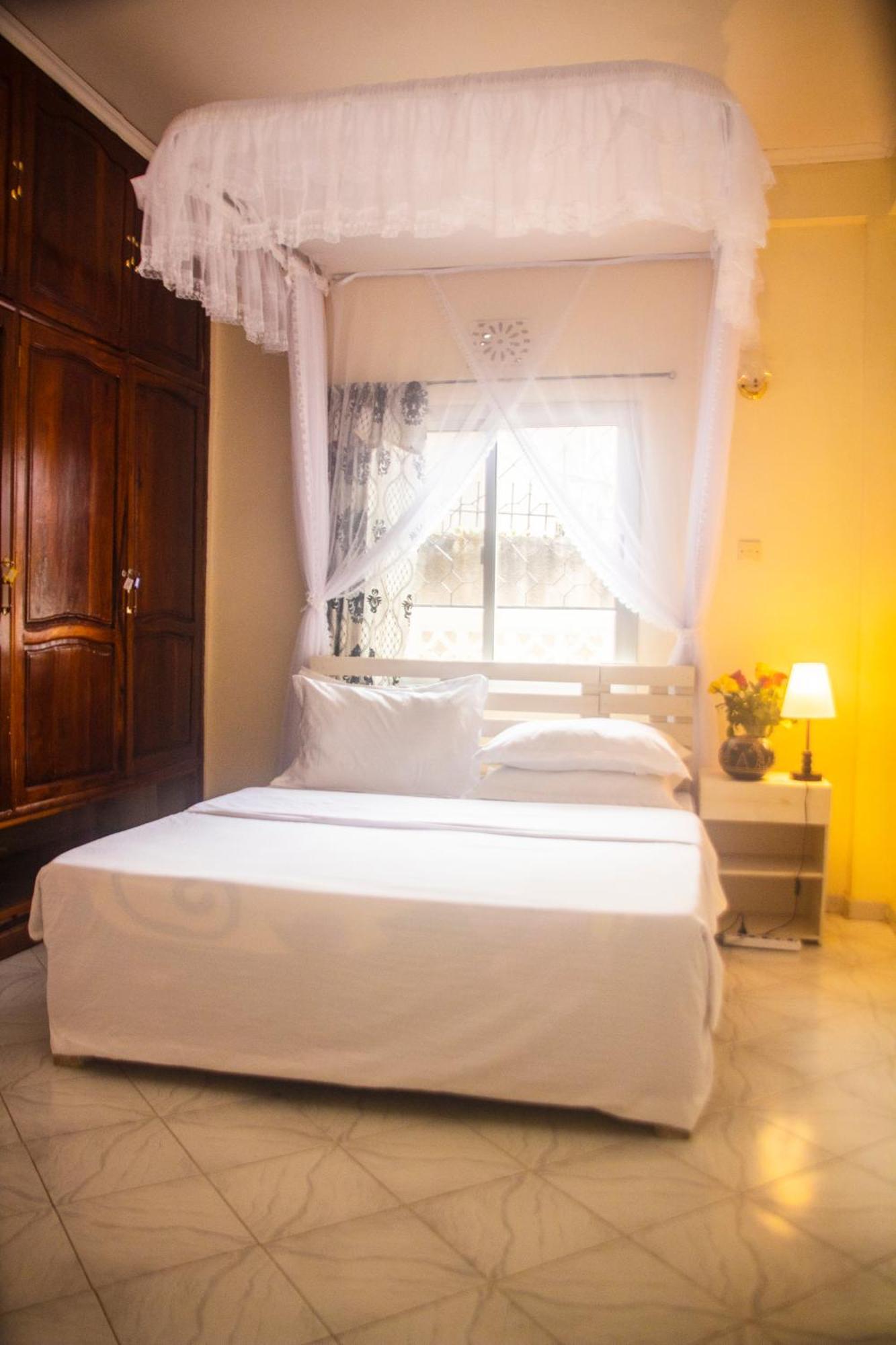 Wakawaka Hostel Arusha Bagian luar foto
